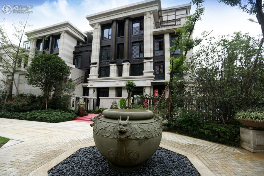 ></p></a> 绿地锦天府别墅实景图